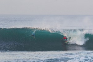 Dede Suryana Cetak Best Wave di Komune Bali Pro Hari ini
