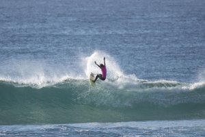Rio Waida chasing a place in the Championship Tour of WSL