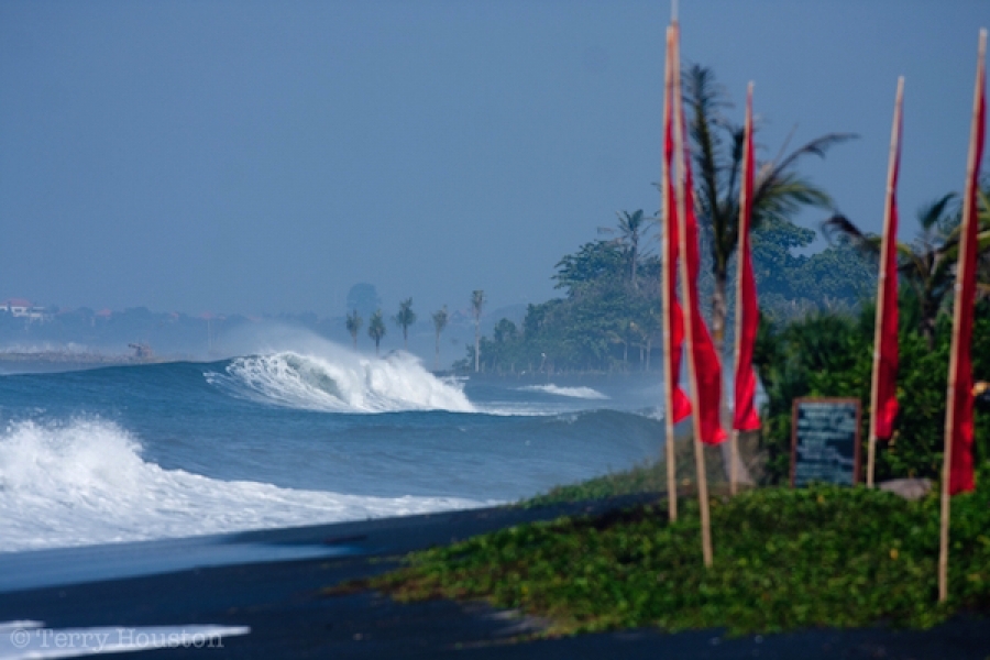 Besar Siap Menuju Lautan Indonesia Swell Gambar
