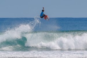 RIO WAIDA SATU-SATUNYA SURFER INDONESIA YANG BERTAHAN DI KRUI PRO