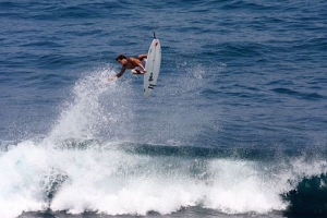 REUBYN ASH SURFING DI INDONESIA
