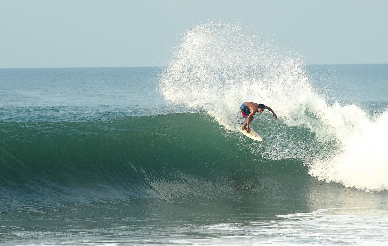 Selamat Tinggal Ombak Pantai Karangsari