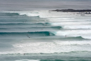 PARA SURFER BAHAGIA DENGAN ADANYA CYCLONE MARCIA