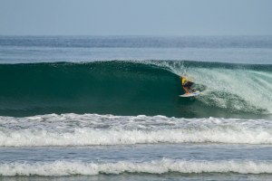 OMBAK POWERFULL TERSAJI DI RIP CURL GROM SEARCH SERI 4 BENGKULU