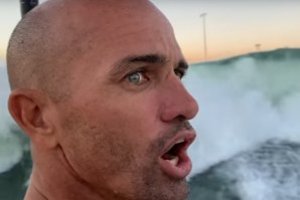 Kelly Slater, Filipe Toledo dan CIA berlatih untuk Rumble di Ranch