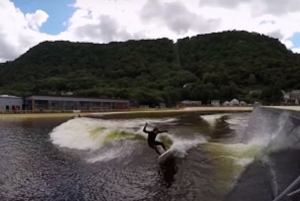 CEO GoPro MENCOBA SURF DI SNOWDONIA WAVEPOOL