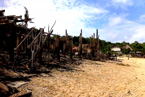 KEBAKARAN DI PANTAI BALANGAN, BALI