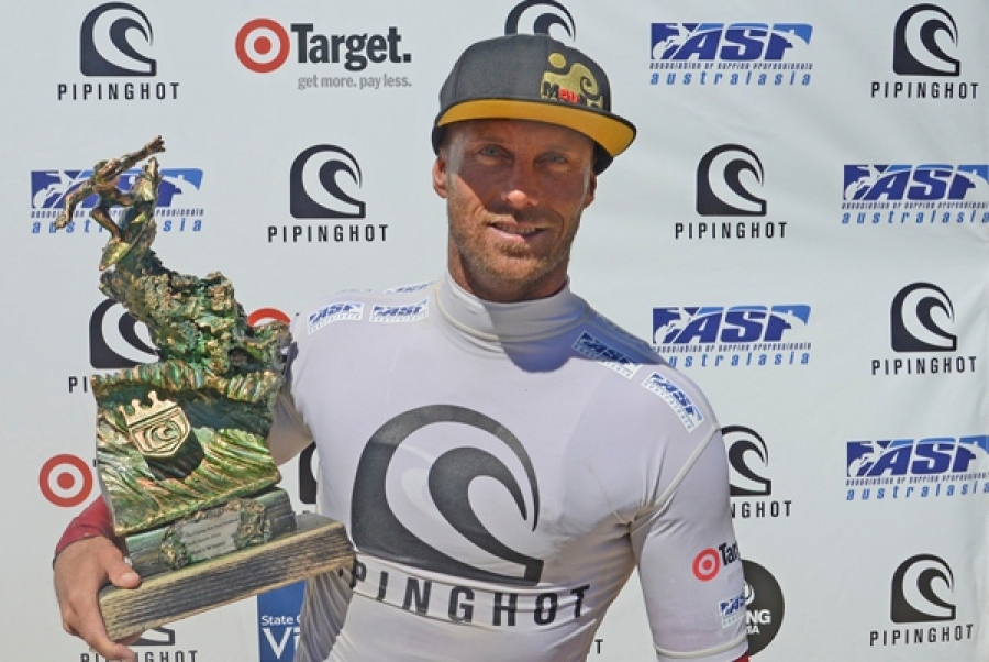Veteran Nathan Hedge starts 2014 with a win at the Piping Hot Surf Festival Bells Beach