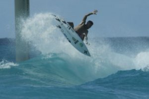 FILIPE TOLEDO MELUNCURKAN VIDEO BARU DI GELOMBANG GLD COAST