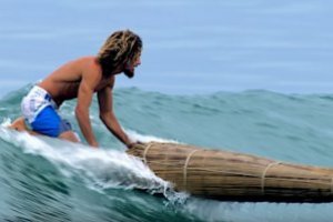 ROB MACHADO RASAKAN SENSASI UNIK BERSELANCAR DI PERU