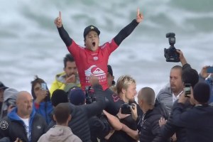 KEMENANGAN TAK TERDUGA DISABET OLEH KEANU ASING DALAM QUIKSILVER PRO FRANCE