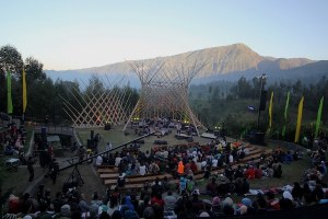 FESTIVAL MUSIK JAZZ AKAN DIGELAR DI GUNUNG BROMO PADA BULAN AGUSTUS