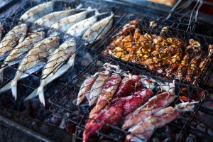 LIBURAN DI BALI KURANG LENGKAP JIKA TIDAK MENCICIPI SEAFOOD SEGAR DI JIMBARAN