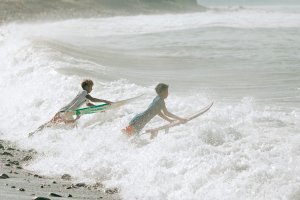 MUNGGAHAN SURFING CONTEST, KOMPETISI SEKALIGUS SILATURAHMI