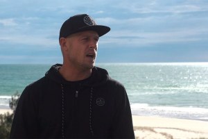 SERANGAN HIU TAHUN LALU DI J-BAY TAK MEMBUAT MICK FANNING TRAUMA