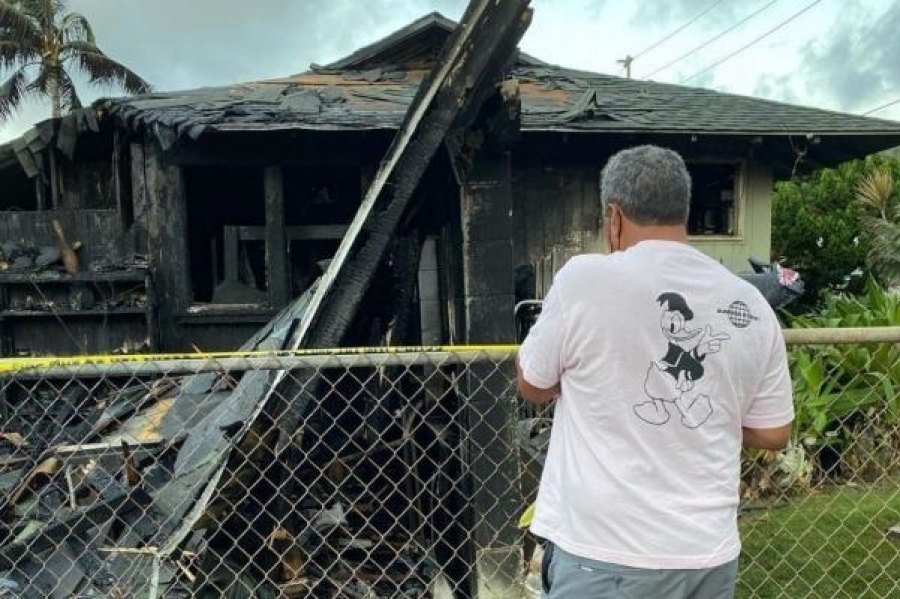 Kebakaran menghancurkan rumah keluarga atlet CT Seth Moniz