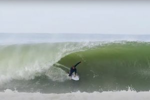 Supertubos On Fire: CT Surfers on a firing session