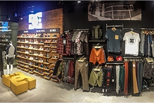 QUIKSILVER BUKA TOKO TERBARU DI SUMATRA