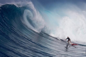 PRIA 65 TAHUN RIDING BIG WAVE DI JAWS, MAUI