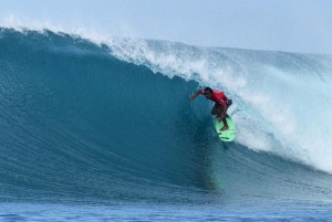 DEDE SURYANA MENEMPATI POSISI KEDUA DI MENTAWAI RIP CURL PRO