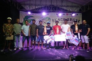 PANGANDARAN BEACH BREAK SURF COMPETITION PUPUK MENTAL KOMPETITIF PARA SURFER MUDA