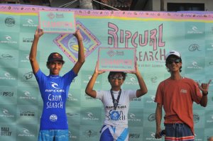 BRONSON MEIDI DAN KETUT TIA MENJUARAI RIP CURL GROMSEARCH 2019