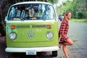 &quot;NATHALIE VIGIA&quot; MIMPINYA DAN VOLKSWAGEN SURF VAN NYA