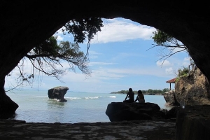 CARITA DAN ANYER SALAH SATU DESTINASI SURFING TERDEKAT DARI JAKARTA