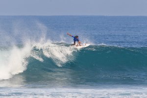 4 SURFER INDONESIA TERSISA DI KRUI PRO 2018