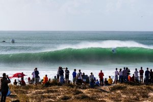 RIP CURL DAN WSL MENGUMUMKAN PERPANJANGAN KERJASAMA SELAMA TIGA TAHUN UNTUK KOMPETISI RIP CURL PRO BELLS BEACH DAN PORTUGAL