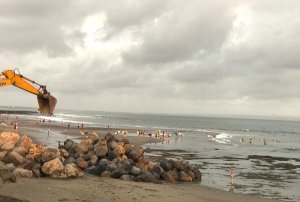 TAK ADA LAGI SURF BREAK DI ECHO BEACH BALI