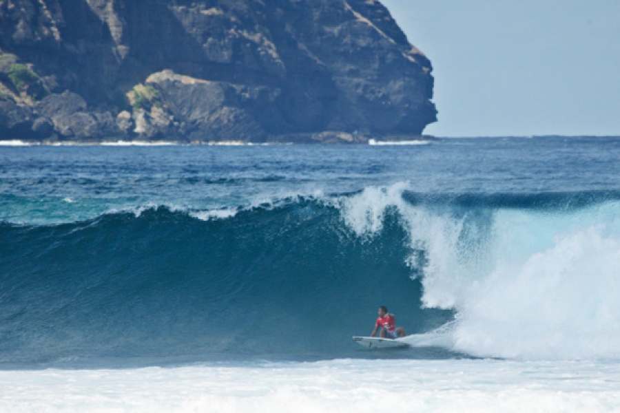 surfer ( Raditya Rondi ) saat pertandingan di Sumbawa