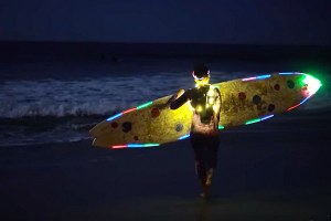 SURFING DIBAWAH SINAR SUPERMOON ALA KASSIA MEADOR