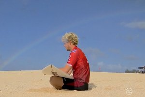 John John Florence memenangkan Billabong Pipe Masters 2020