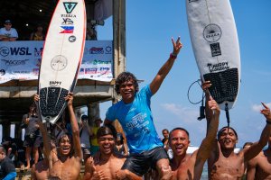 John Mark Tokong dan Anon Matsuoka Memenangkan Siargao International Surfing Cup 2023