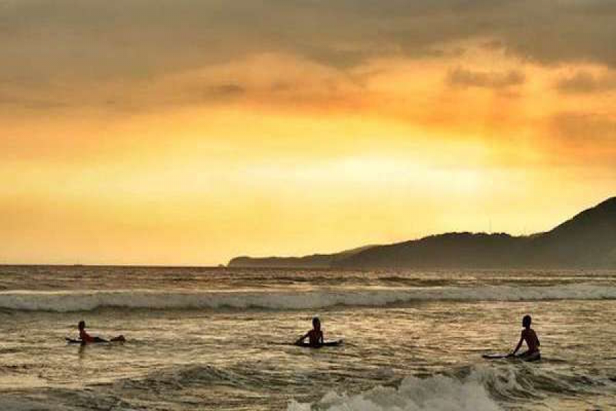 Tempat Surfing Asik di Jawa barat
