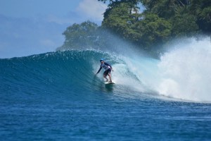 SURFING DI PULAU BANYAK - ACEH