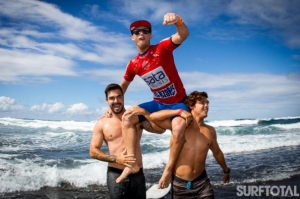 JESSE MENDES MEMENANGKAN SATA AZORES PRO 2014