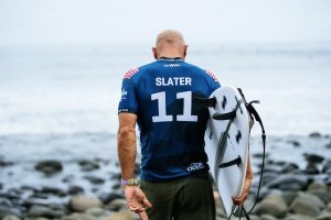 Rio Waida Menyingkirkan 2 kali Juara Dunia John John Florence di tahap ke-7 WSL Championship Tour