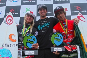 SAMUEL PUPO DAN LEILANI McGONAGLE MEMENANGKAN RIPCURL GROM SEARCH