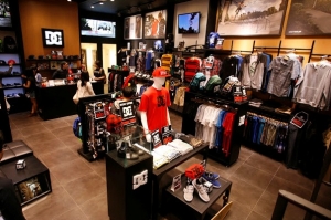 DC membuka toko baru di TRANS STUDIO Mall
