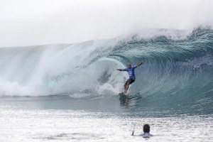 MENGINJAK BABAK KETIGA BILLABONG PRO TAHITI BERJALAN MENDEBARKAN