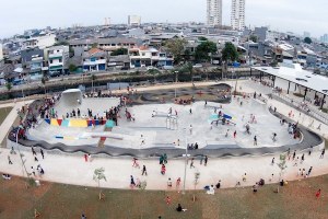 TEMPAT PROSTITUSI KALIJODO JAKARTA DISULAP MENJADI SKATE PARK