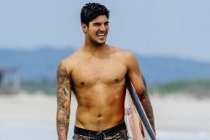 GABRIEL MEDINA MEMPERSIAPKAN AKSI SURFING LUAR BIASA UNTUK MUSIM 2020