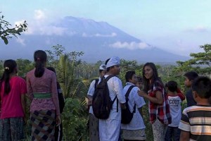 BE SAFE EVERYONE! GUNUNG AGUNG SIAP MELETUS KAPAN SAJA