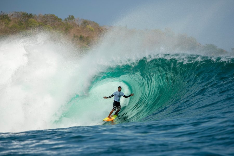 Bol Adi Putra (IDN) akan menjadi salah satu yang ditunggu saat kompetisi trials ON pada specialty event WSL, Rip Curl Cup Padang Padang di Bali, Indonesia. Credit: WSL / Lawrence