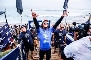 JORDY SMITH MENJUARAI RIP CURL PRO BELLS BEACH 2017