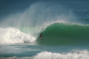  Sesi Free Surfing di Padang Padang