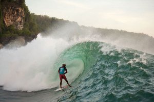 RIP CURL CUP PADANG PADANG KEMUNGKINAN DIGELAR PADA HARI SABTU INI