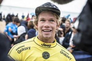 JOHN JOHN FLORENCE RAIH KEMENANGAN DI MEO RIP CURL PRO PORTUGAL SEKALIGUS KLAIM JUARA DUNIA 2016